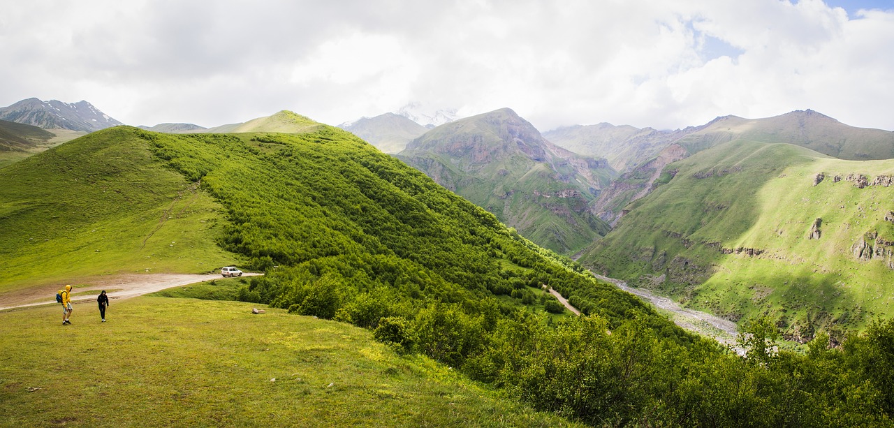 旅游卫视大驾光临，带你领略祖国的壮丽山河